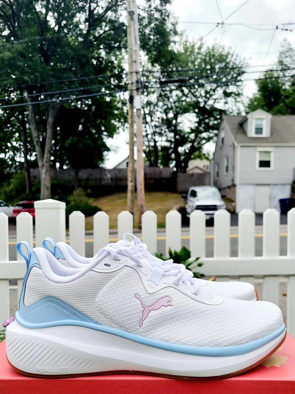 PUMA Skyrocket White & Pastel Blue/Pink Sneakers Women's Size 7.5 NWT Travel